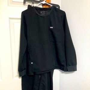 Figs technical collection 
Black 
Pants size small 
Two tops small and medium